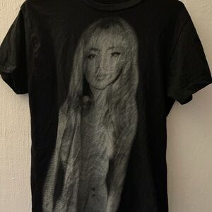 Sabrina Carpenter black and white portrait tee